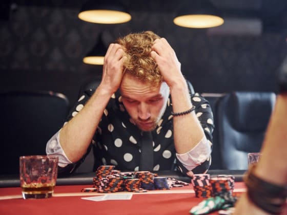 Aprende de los errores que cometes en el poker
